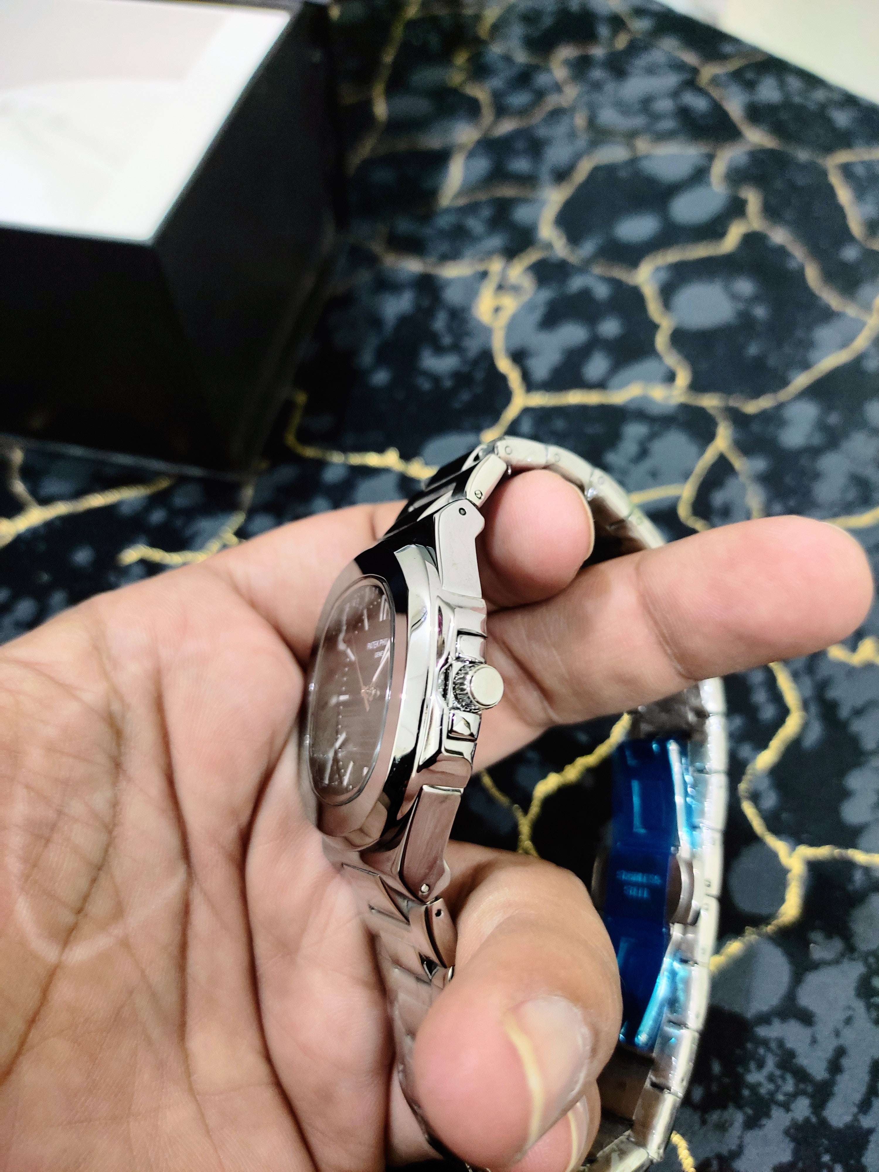DialKing Atelier — Collector Grade Dress Watch | Exhibition Caseback | 21 Jewel Auto | Pakistan
