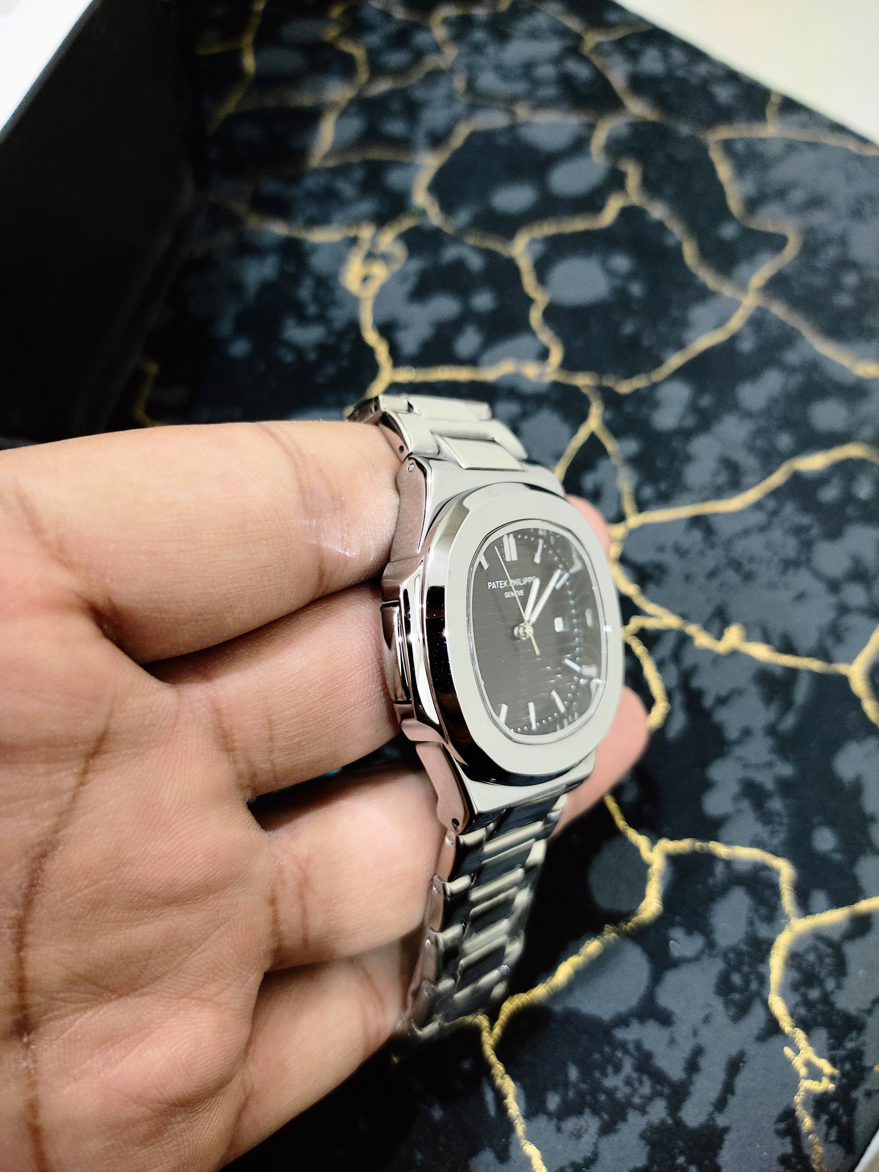 DialKing Atelier — Collector Grade Dress Watch | Exhibition Caseback | 21 Jewel Auto | Pakistan